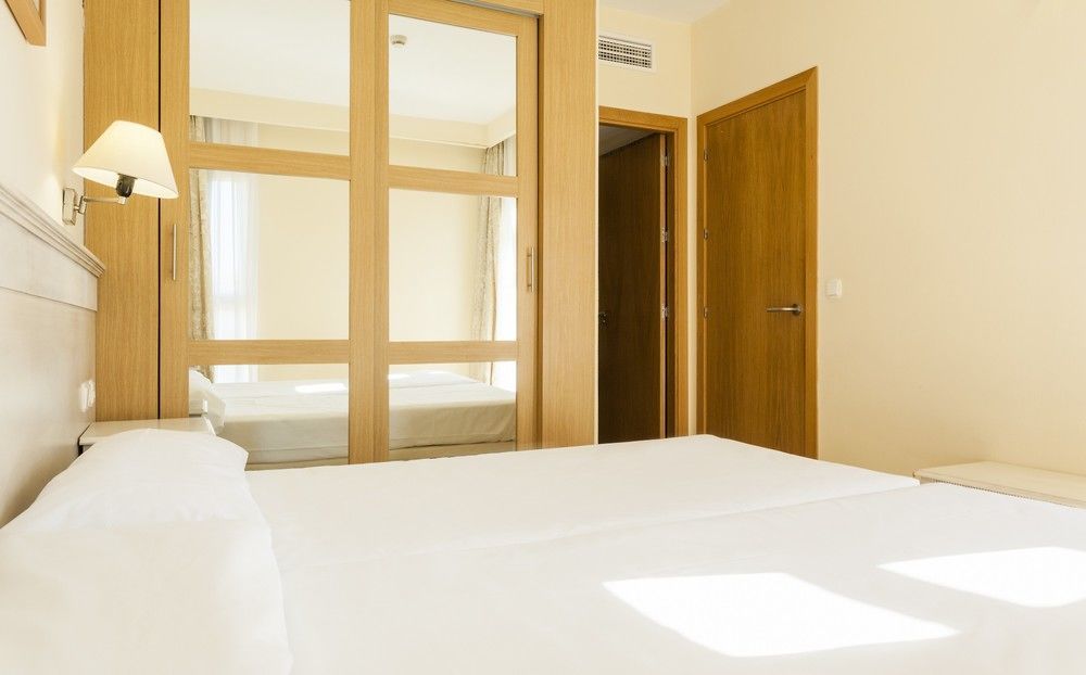 Aparthotel Ilunion Sancti Petri Novo Sancti Petri Extérieur photo