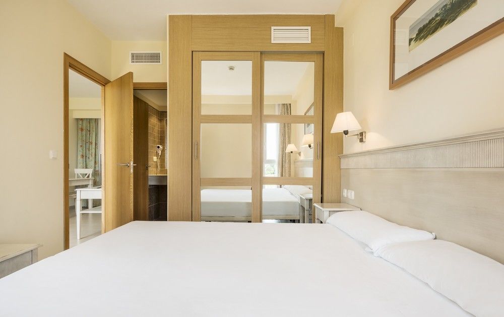 Aparthotel Ilunion Sancti Petri Novo Sancti Petri Extérieur photo